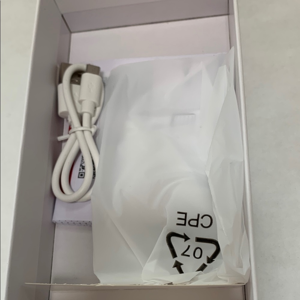 Inkless Smart Label Maker - Picture 4 of 5